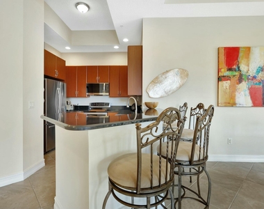 701 S Olive Avenue - Photo Thumbnail 10