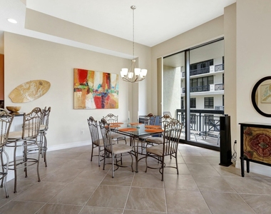 701 S Olive Avenue - Photo Thumbnail 3