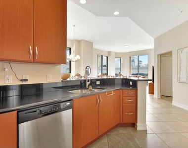 701 S Olive Avenue - Photo Thumbnail 9