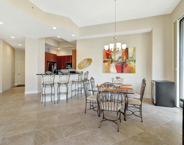 701 S Olive Avenue - Photo Thumbnail 5