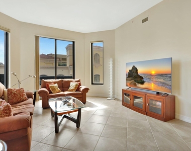 701 S Olive Avenue - Photo Thumbnail 8