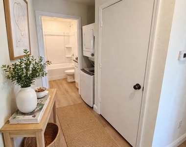 505 N 27th Street - Photo Thumbnail 8