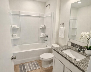 505 N 27th Street - Photo Thumbnail 3