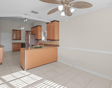 152 Ne Twylite Terrace - Photo Thumbnail 14