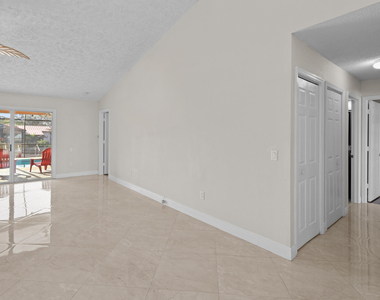 152 Ne Twylite Terrace - Photo Thumbnail 7