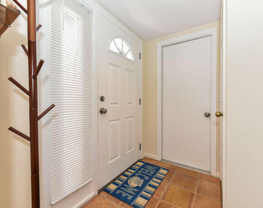 4105 Fairway Drive N - Photo Thumbnail 8