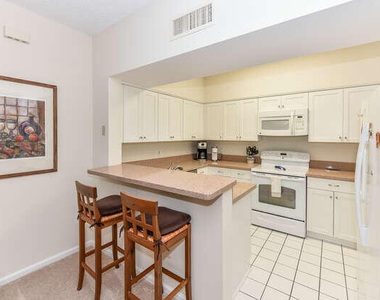 4105 Fairway Drive N - Photo Thumbnail 10