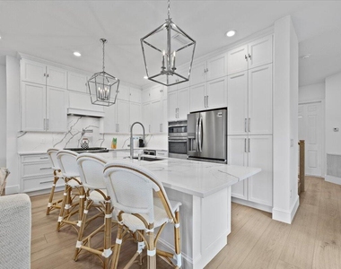 877 Taft Court - Photo Thumbnail 9
