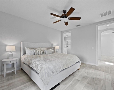 877 Taft Court - Photo Thumbnail 20