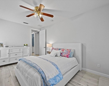 877 Taft Court - Photo Thumbnail 25