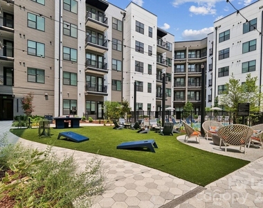 2222 N Tryon Street - Photo Thumbnail 10