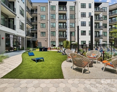 2222 N Tryon Street - Photo Thumbnail 11