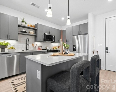 2222 N Tryon Street - Photo Thumbnail 28