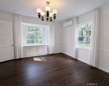 18 Woodland Lane - Photo Thumbnail 5