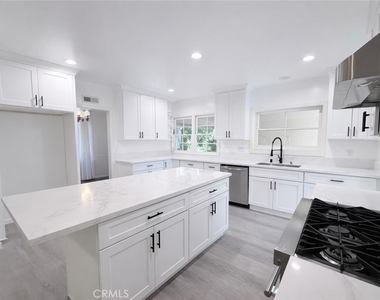 18 Woodland Lane - Photo Thumbnail 7
