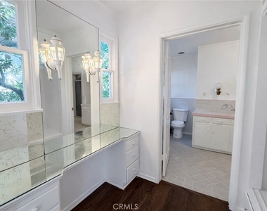 18 Woodland Lane - Photo Thumbnail 11