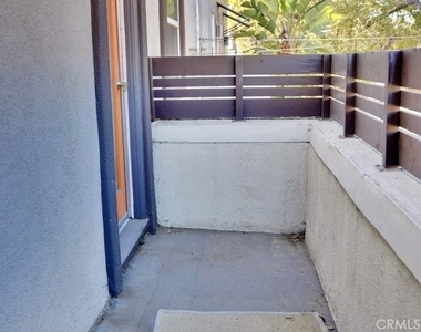 5150 Romaine Street - Photo Thumbnail 14