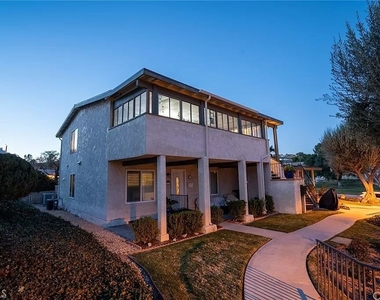 19724 Avenue Of The Oaks - Photo Thumbnail 3