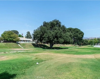 19724 Avenue Of The Oaks - Photo Thumbnail 15