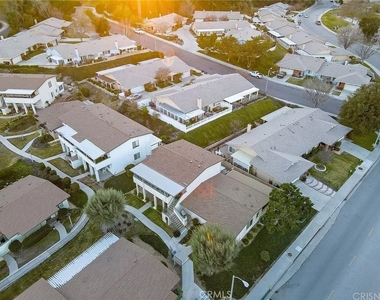 19724 Avenue Of The Oaks - Photo Thumbnail 16