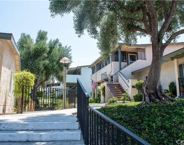 19724 Avenue Of The Oaks - Photo Thumbnail 1