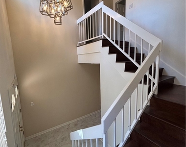 5200 White Oak Avenue - Photo Thumbnail 22