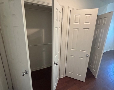 5200 White Oak Avenue - Photo Thumbnail 31