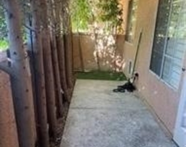 5200 White Oak Avenue - Photo Thumbnail 4