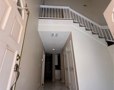 5200 White Oak Avenue - Photo Thumbnail 23