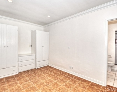 250 Cliff Drive - Photo Thumbnail 8