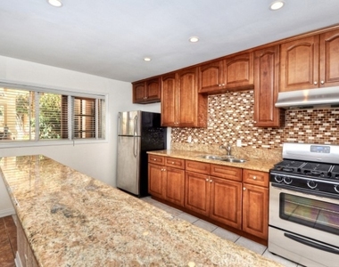 250 Cliff Drive - Photo Thumbnail 5