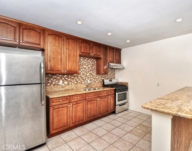 250 Cliff Drive - Photo Thumbnail 4