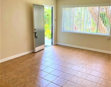 250 Cliff Drive - Photo Thumbnail 9