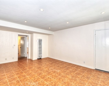 250 Cliff Drive - Photo Thumbnail 2