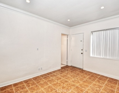 250 Cliff Drive - Photo Thumbnail 7