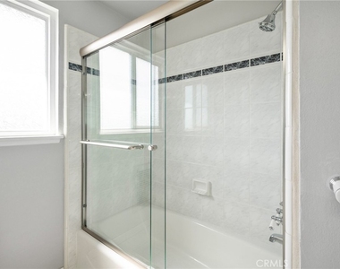 1935 W 1st - Photo Thumbnail 21