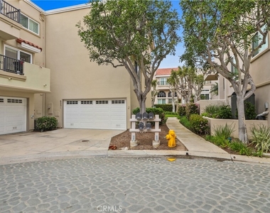 6031 Shadowbrook - Photo Thumbnail 24