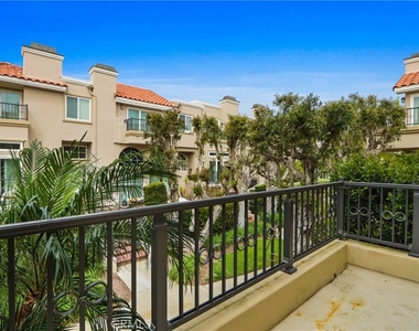 6031 Shadowbrook - Photo Thumbnail 16