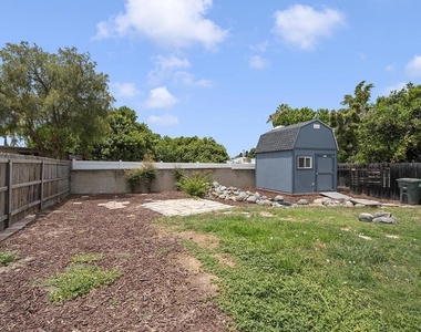 586 Del Mar - Photo Thumbnail 39