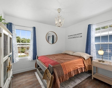 586 Del Mar - Photo Thumbnail 27