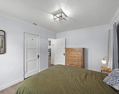 586 Del Mar - Photo Thumbnail 25