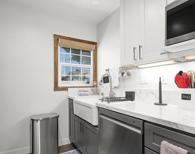 586 Del Mar - Photo Thumbnail 6