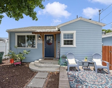 586 Del Mar - Photo Thumbnail 8