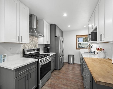 586 Del Mar - Photo Thumbnail 20