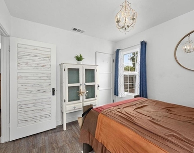 586 Del Mar - Photo Thumbnail 28