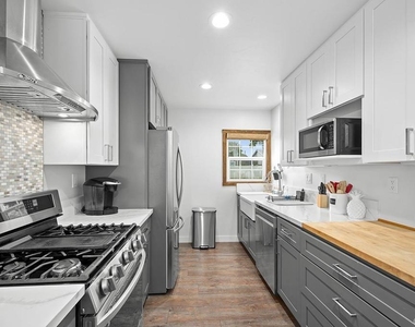 586 Del Mar - Photo Thumbnail 21