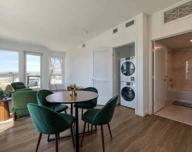 18900 Parthenia Street - Photo Thumbnail 12