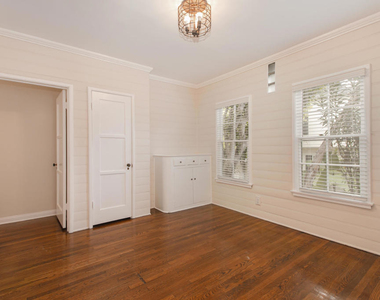 1726 N Vista Street - Photo Thumbnail 20
