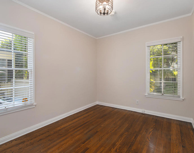 1726 N Vista Street - Photo Thumbnail 31