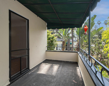 1726 N Vista Street - Photo Thumbnail 30